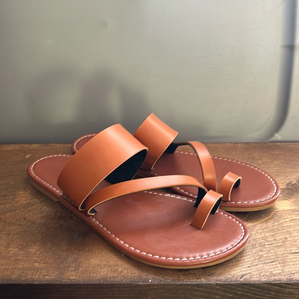 Women’s sandals. Like new.